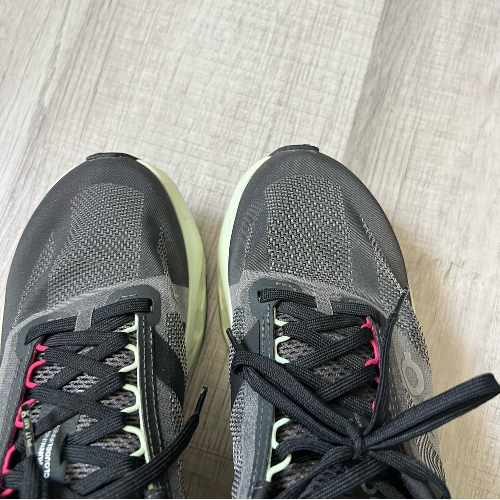 On Oncloud W's Cloudsurfer Next Running Shoes Siz… - image 6